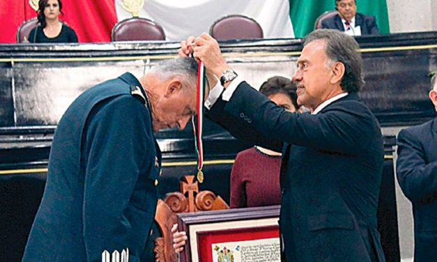 YUNES Y EL GENERAL CIENFUEGOS