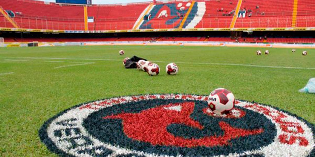 RECUPERAN LOS TIBURONES ROJOS Y LIMA VA AL CONGRESO