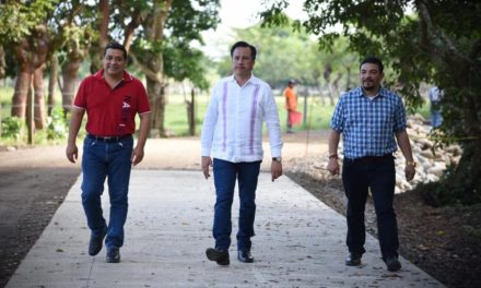 Agradece alcalde a Cuitláhuac García y Gómez Cazarín por obras en Catemaco