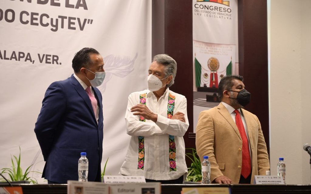 En el Congreso, realizan presentación de la Revista “Mundo CECyTEV”