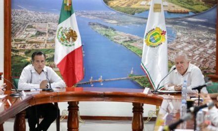 Cuitláhuac con Ken Salazar