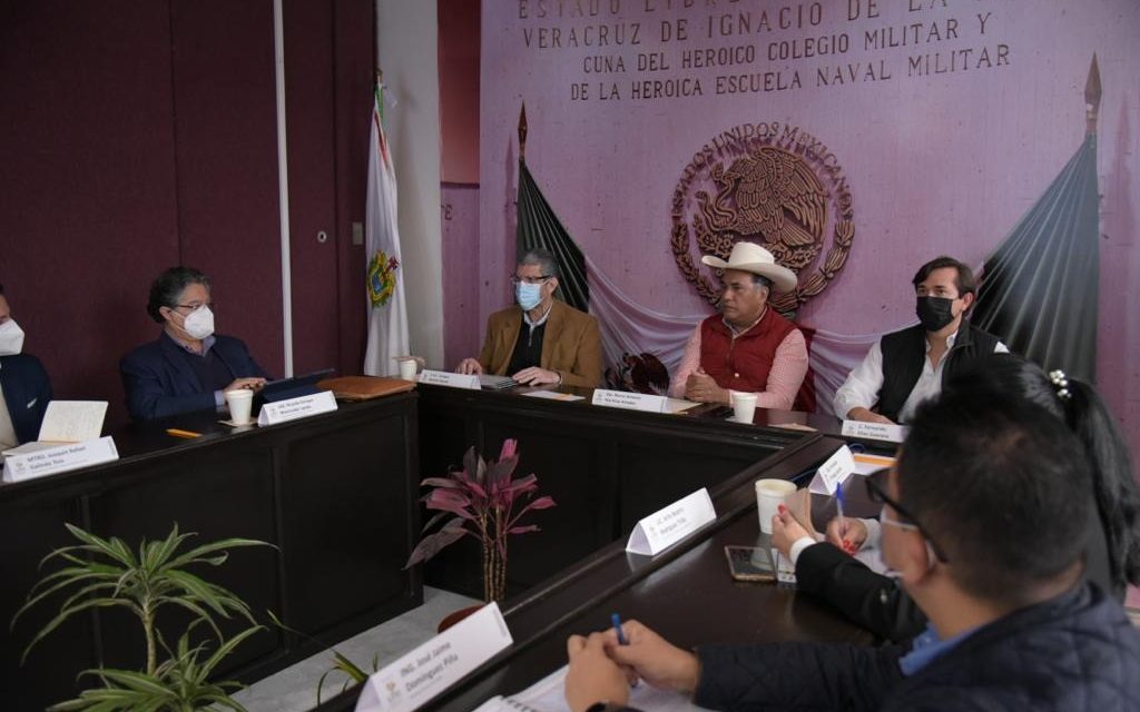 Propone diputado alternativas de abasto de agua para Acayucan