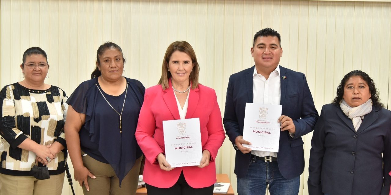 Reconoce Diputada cumplimiento en entrega de Planes Municipales de Desarrollo