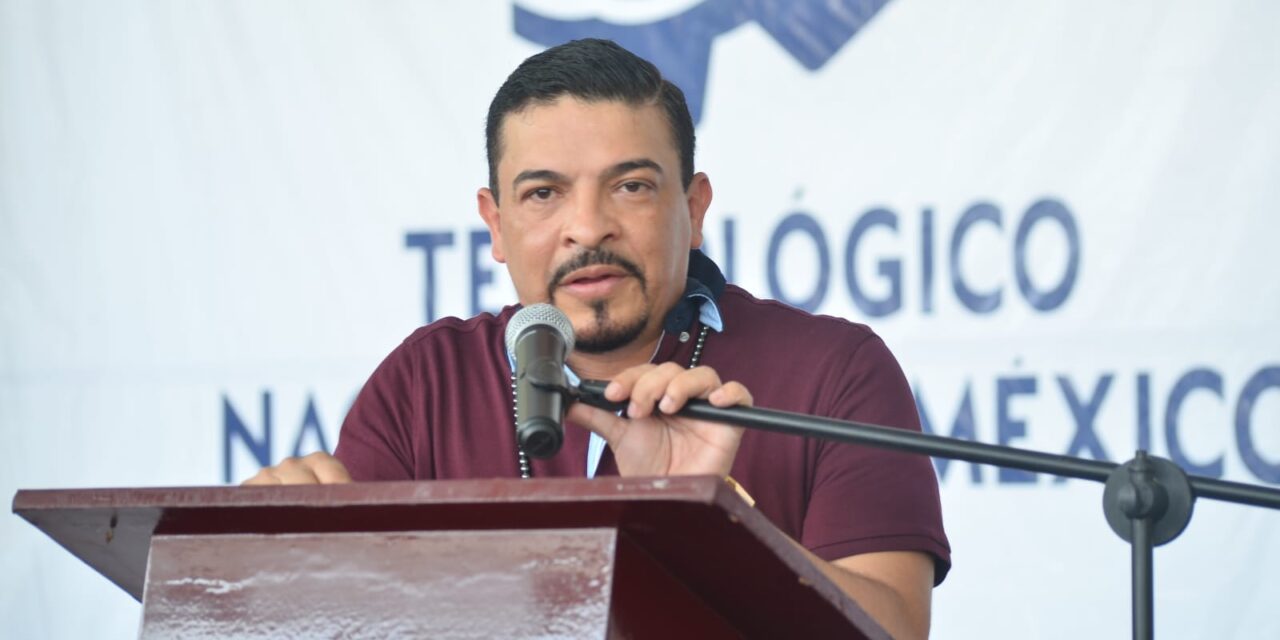 Veracruz volverá a ser semillero de jóvenes profesionistas y exitosos: Gómez Cazarín