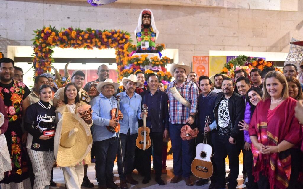 Exponen en el Congreso muestra de altares por el Día de Muertos