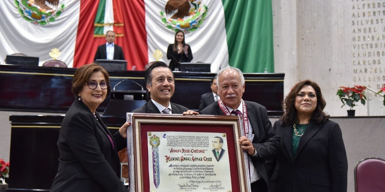 Entrega Congreso al Dr. Manuel Gómez la medalla Adolfo Ruiz Cortines 2022