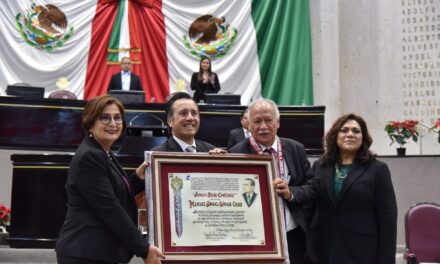 Entrega Congreso al Dr. Manuel Gómez la medalla Adolfo Ruiz Cortines 2022