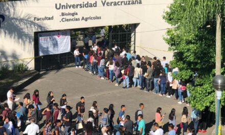 Continúa este domingo examen de ingreso a la UV