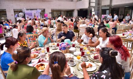 Celebran en el Congreso el Día de las Madres