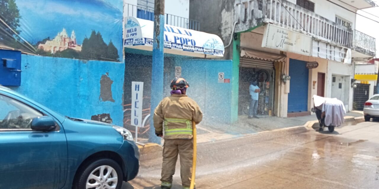 Se atiende derrame de amoniaco en Martínez de la Torre