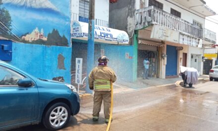 Se atiende derrame de amoniaco en Martínez de la Torre