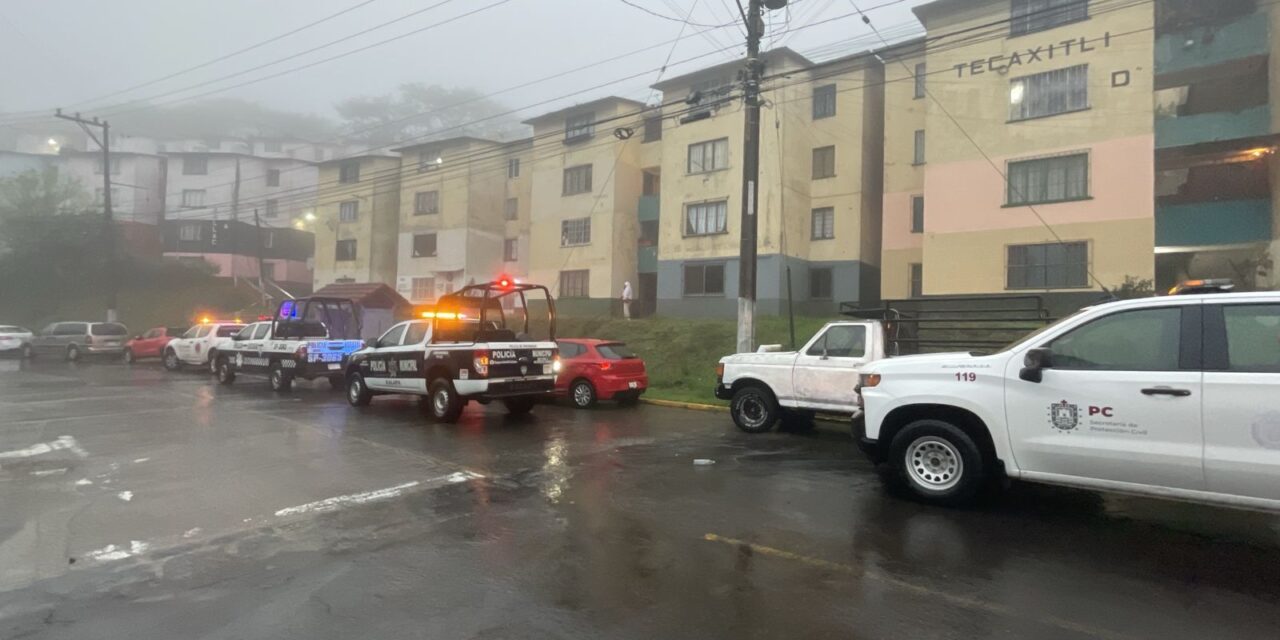 Desalojan edificio en Xalapa 2000 de manera preventiva; afectaciones menores tras paro de ‘Alberto’ por Veracruz