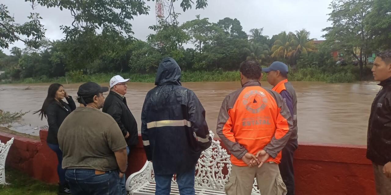 En vigilancia y atención el incremento del Río Agua Dulce