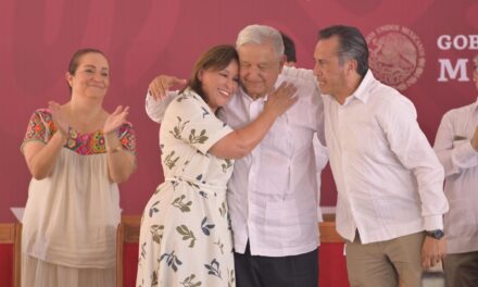 Acompañado de Rocío Nahle y Cuitláhuac García, el Presidente Andrés Manuel López Obrador inauguró el Centro Cultural Leyes de Reforma en Veracruz Puerto