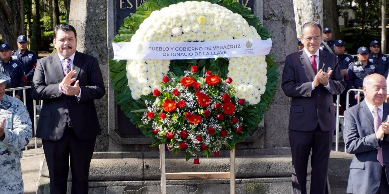 Inicia septiembre y comienzan las ‘Guardias de Honor’ en el monumento a Miguel Hidalgo