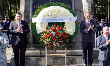 Inicia septiembre y comienzan las ‘Guardias de Honor’ en el monumento a Miguel Hidalgo