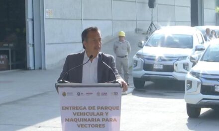 Inicia en Veracruz ‘Semana de Eliminación de Criaderos del Mosquito del Dengue´, entrega Cuitláhuac equipo