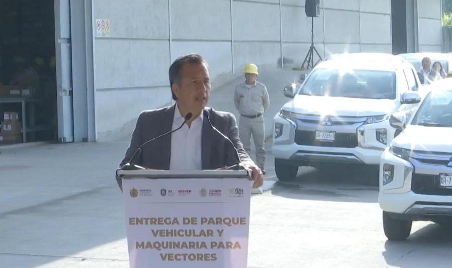 Inicia en Veracruz ‘Semana de Eliminación de Criaderos del Mosquito del Dengue´, entrega Cuitláhuac equipo