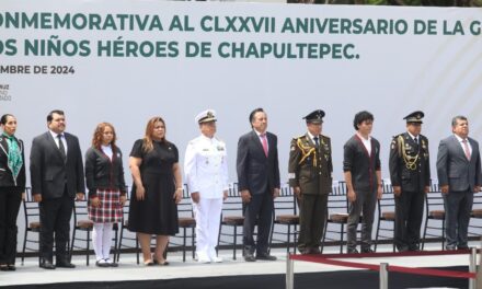 Con respeto y admiración, rinde Veracruz homenaje a los Niños Héroes