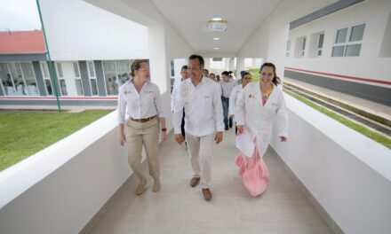 Concluyen e inauguran ‘Hospital de Naranjos’, se cumple copromiso, afirma Cuitláhuac ante AMLO