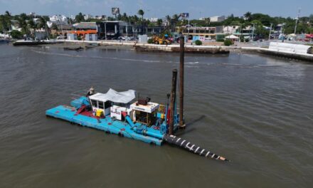 Mediante dragado, rescata Gobierno pesca y turismo en río Jamapa