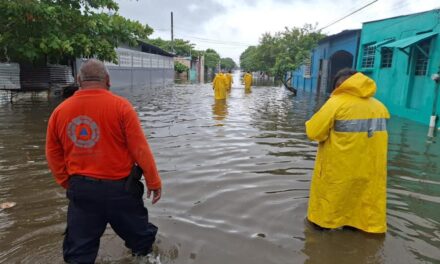 Atiende Estado a población afectada por lluvias en la zona sur