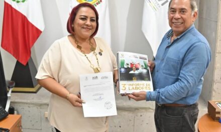 Presidenta del Congreso entrega su Tercer Informe de Labores Legislativas