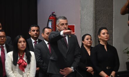 Basificación de maestros y pago de seguro institucional logros de la administración de Cuitláhuac