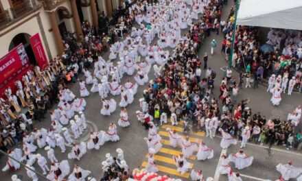 Esperan romper récord de más bailarines bailando ‘La Bamba’ este año en Xalapa