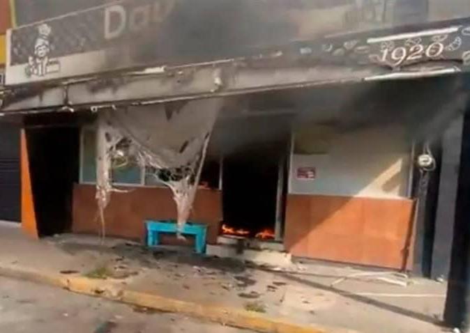 Detienen a 4 tras incendio de pastelería en Poza Rica