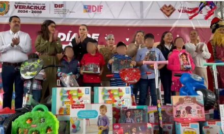 DIF entrega más de 8 mil juguetes a niñas y niños por Día de Reyes