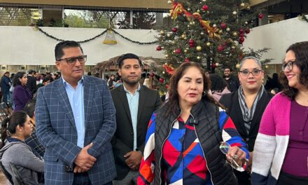 Maestros llegan a escuelas afirma Claudia Tello, supervisa entrega de órdenes de presentación