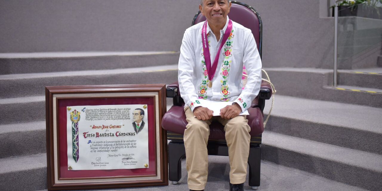 Entrega Congreso a Tirso Bautista la medalla Adolfo Ruiz Cortines 2024