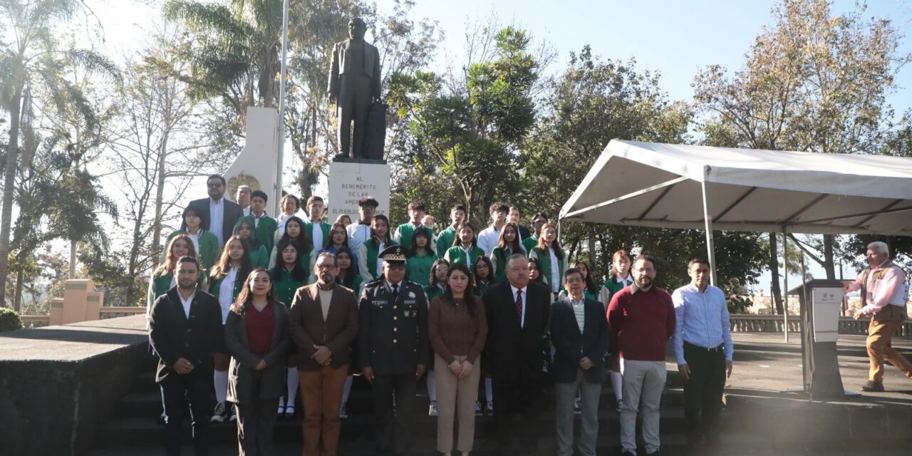 Gobierno del Estado rinde homenaje al Lábaro Patrio