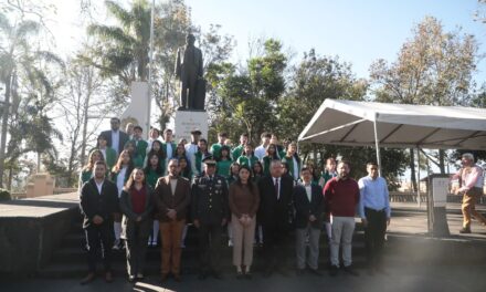 Gobierno del Estado rinde homenaje al Lábaro Patrio