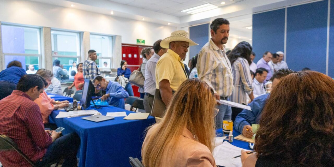 Panistas se atropellan por registrarse para las candidaturas