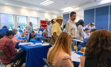 Panistas se atropellan por registrarse para las candidaturas