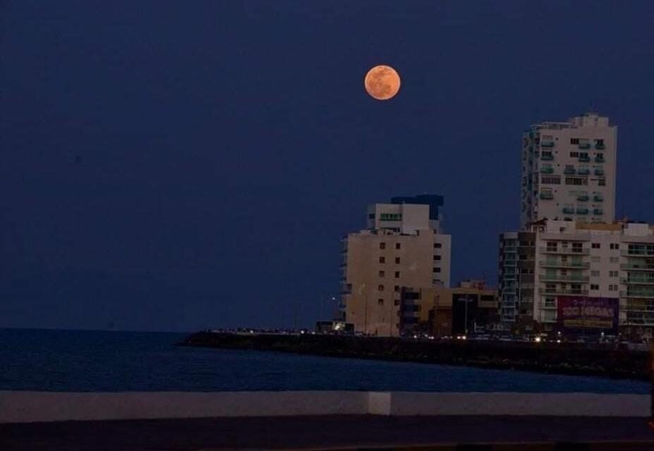 Eclipse de luna noche del 13 y madrugada del 14 de febrero, se podrá observar en Veracruz