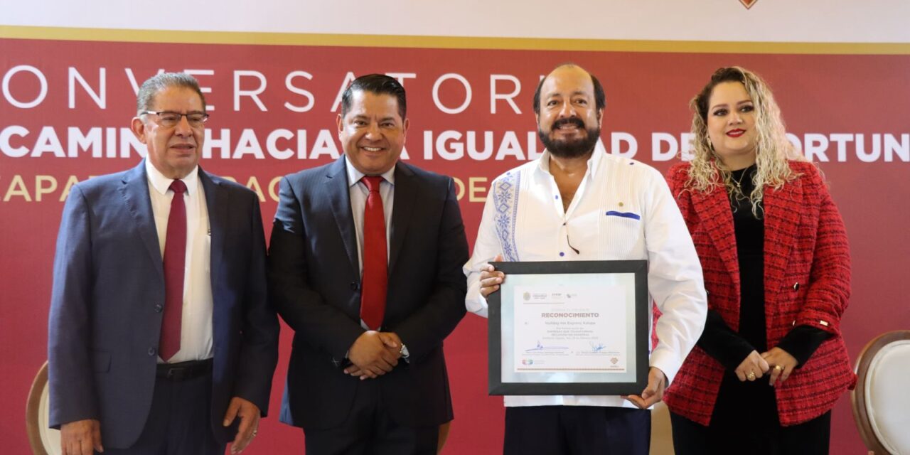 Veracruz reconoce a empresas que promueven la inclusión laboral